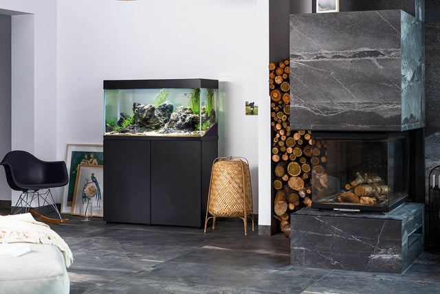 Habitación con un Acuario Aquael OPTISET